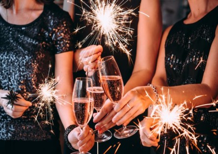 New Year’s Eve Thames Cruise on board the Avontuur