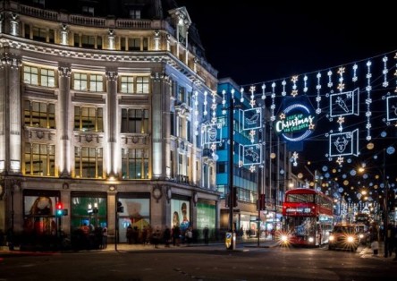 Singalong Christmas Lights Tour with Mince Pies & Festive Drinks