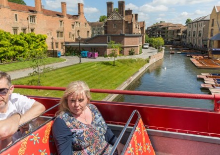 Hop-on Hop-off Bus Tour Cambridge