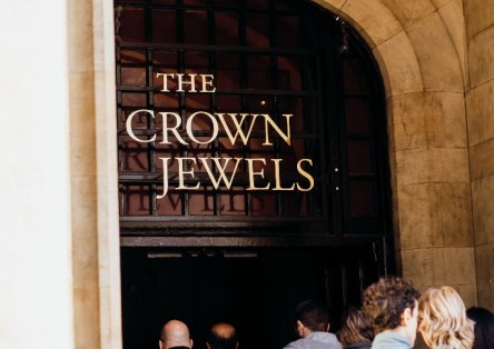 Complete Tower of London Tour: Opening Ceremony, Early Access, Crown Jewels & River Cruise