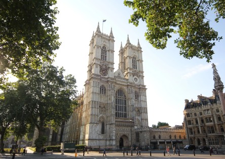 Christmas Day Lunch Cruise and Guided City Tour of London