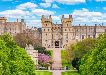 Windsor Castle, Bath and Stonehenge Tour