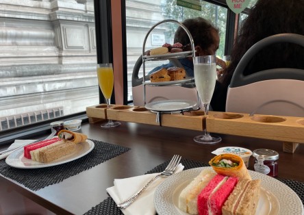 Tour in autobus del Royal Windsor Afternoon Tea