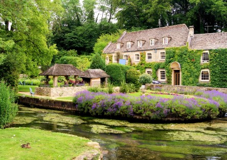 Private full-day tour of the Cotswolds