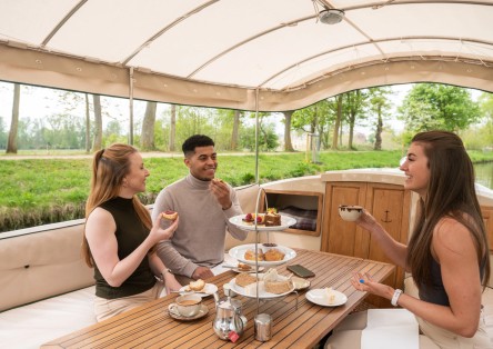 Oxford Sightseeing Picnic or Afternoon Tea Cruises