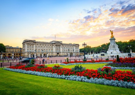 Buckingham Palace and Stonehenge Tour