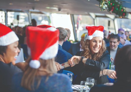 Crucero con almuerzo tradicional el día de Navidad por el río Támesis