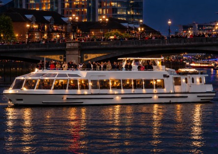 New Year's Eve Dinner & Thames Cruise with Fireworks on board the Sarpedon