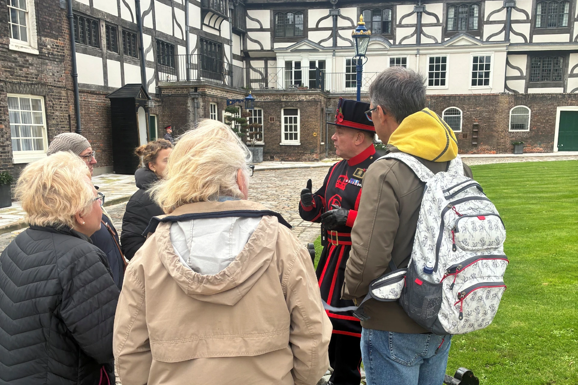 Full Day London Sightseeing Tour with Free Snack Pack