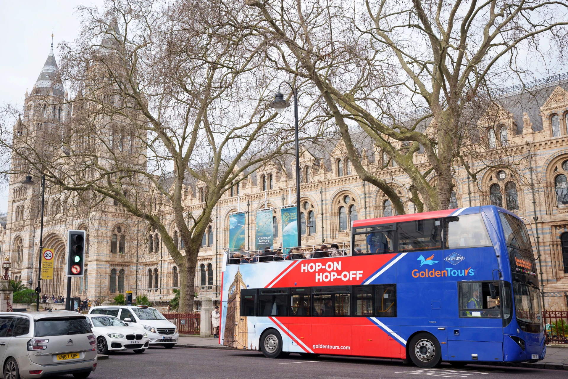 Hop-on Hop-off London Bus Tours - 24 or 48 hours ticket + FREE extra 24 hours with The London Eye