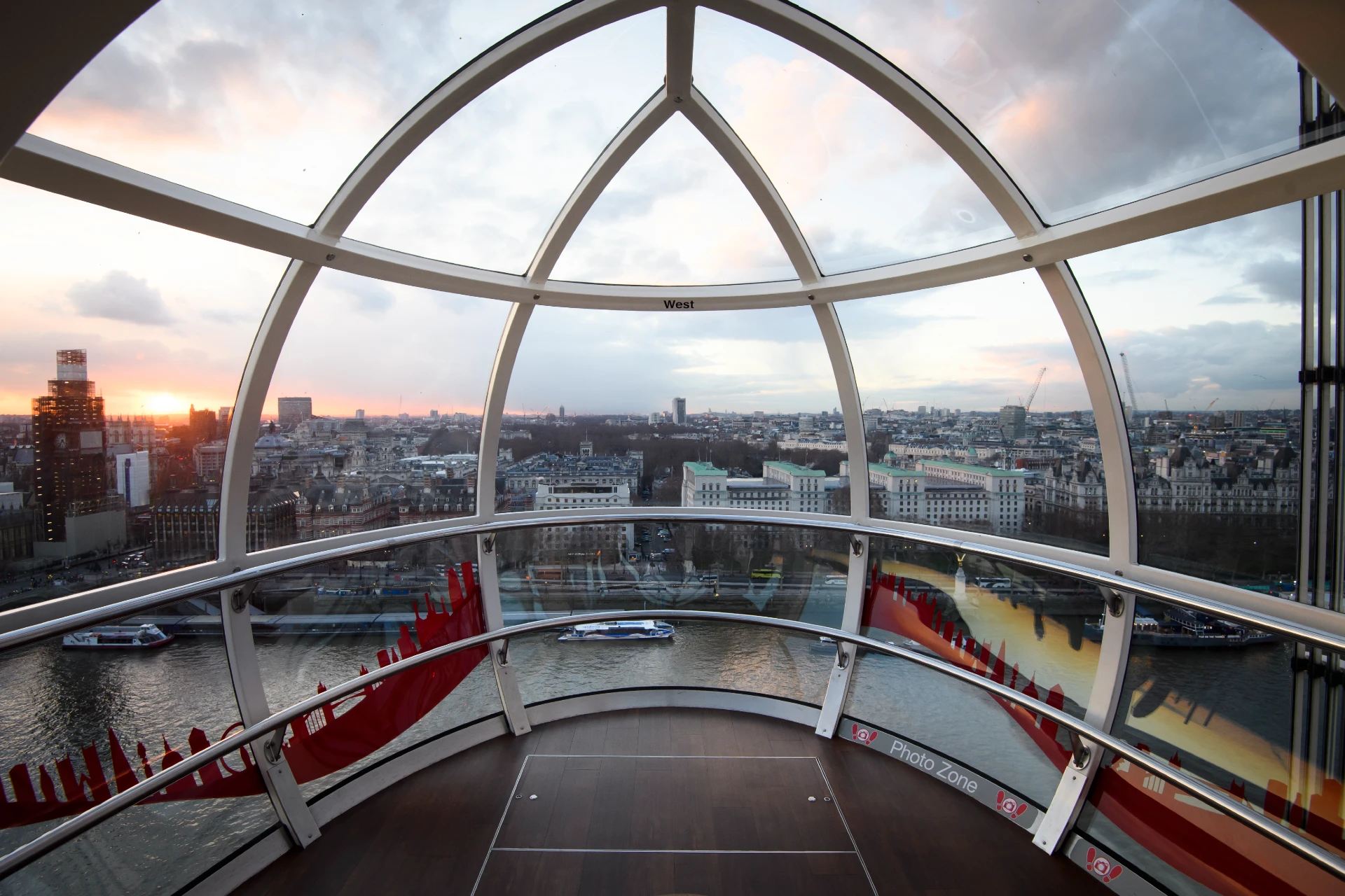 Hop-on Hop-off London Bus Tours - 24 hours ticket + FREE extra 24 hours with London Eye & Tower of London