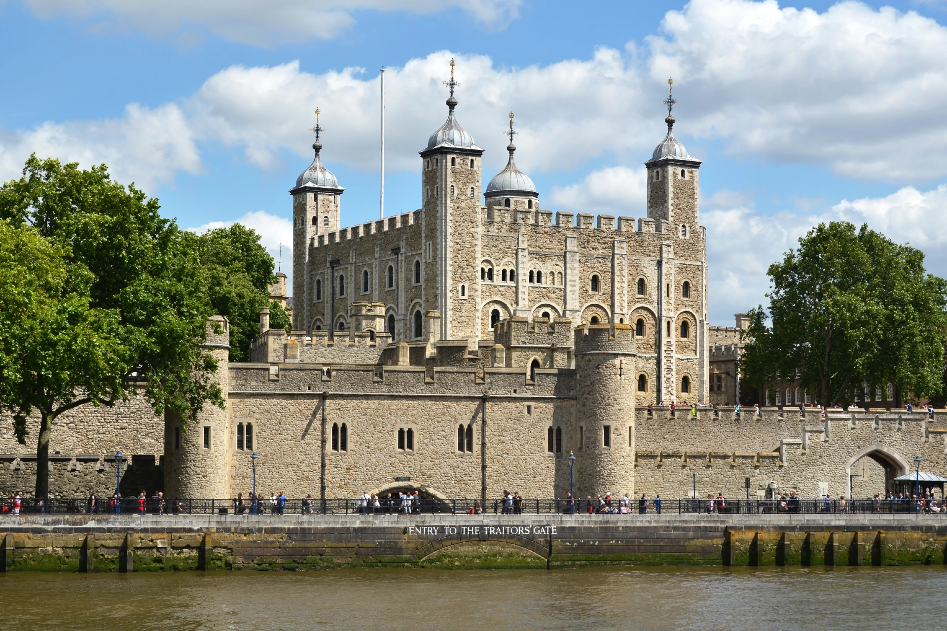 Hop-on Hop-off London Bus Tours - 24 hours ticket + FREE extra 24 hours with London Eye & Tower of London