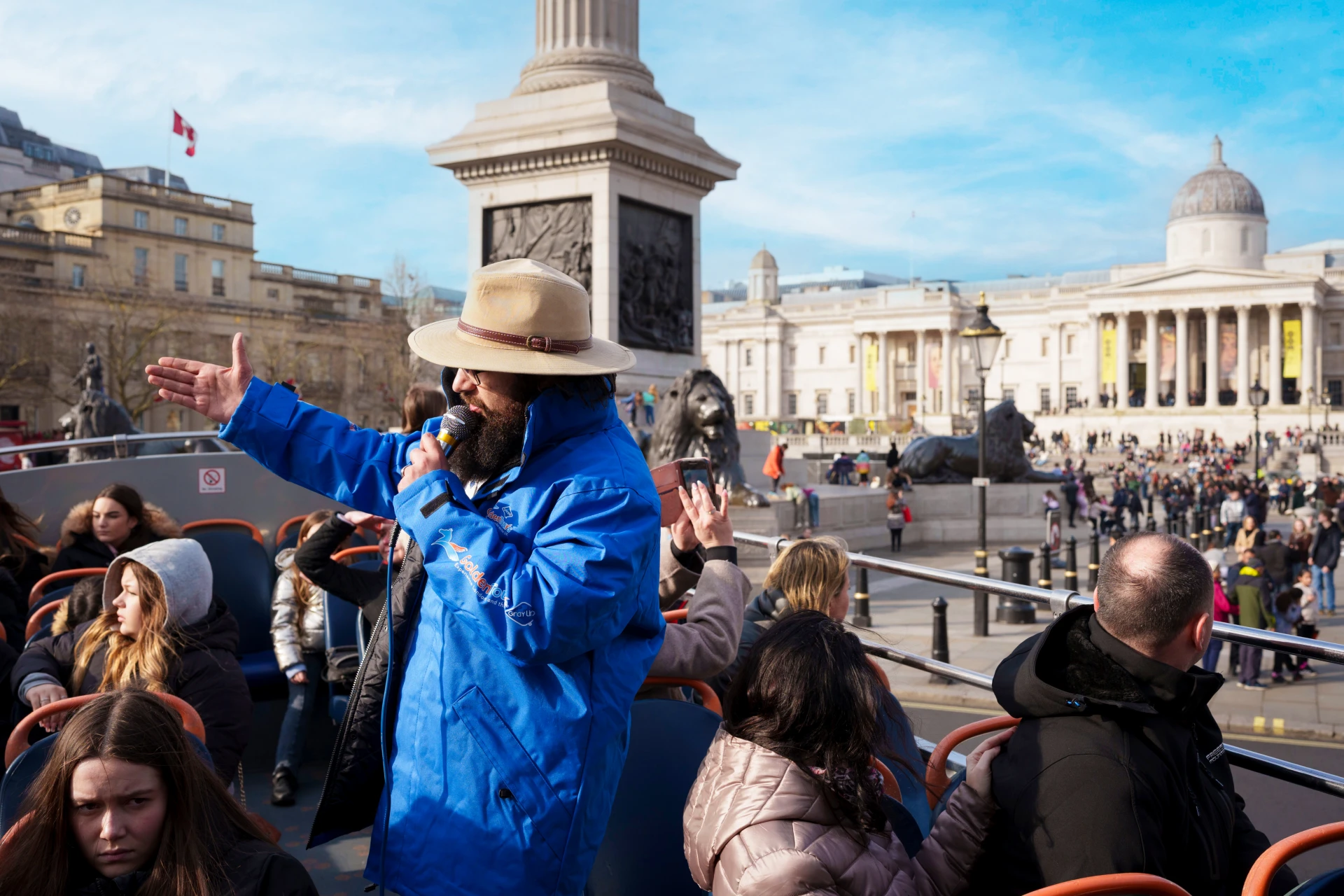 Hop-on Hop-off  Bus Tour