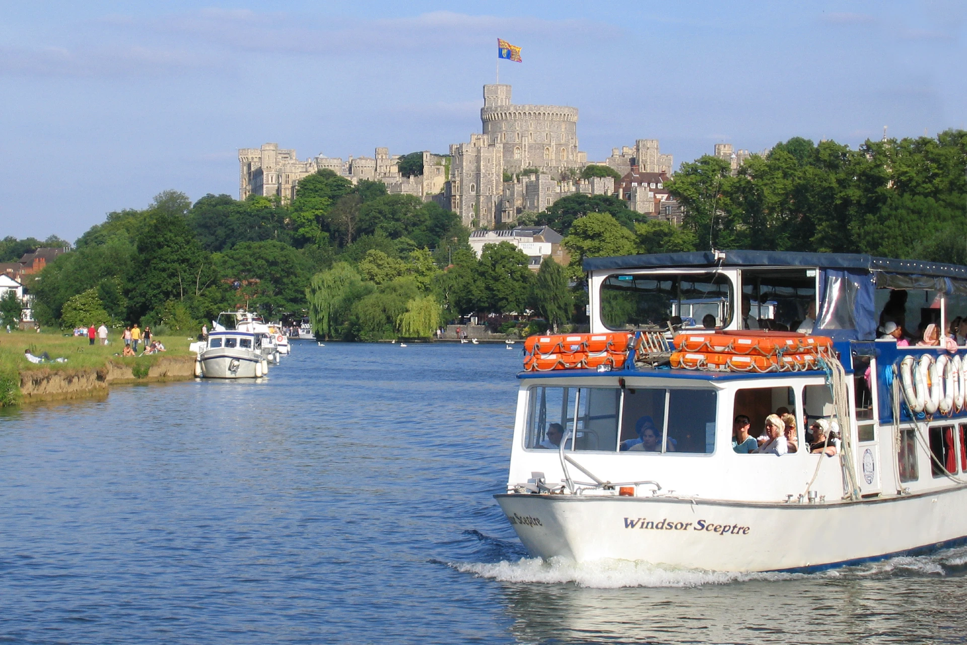 Windsor Boat & Windsor Castle