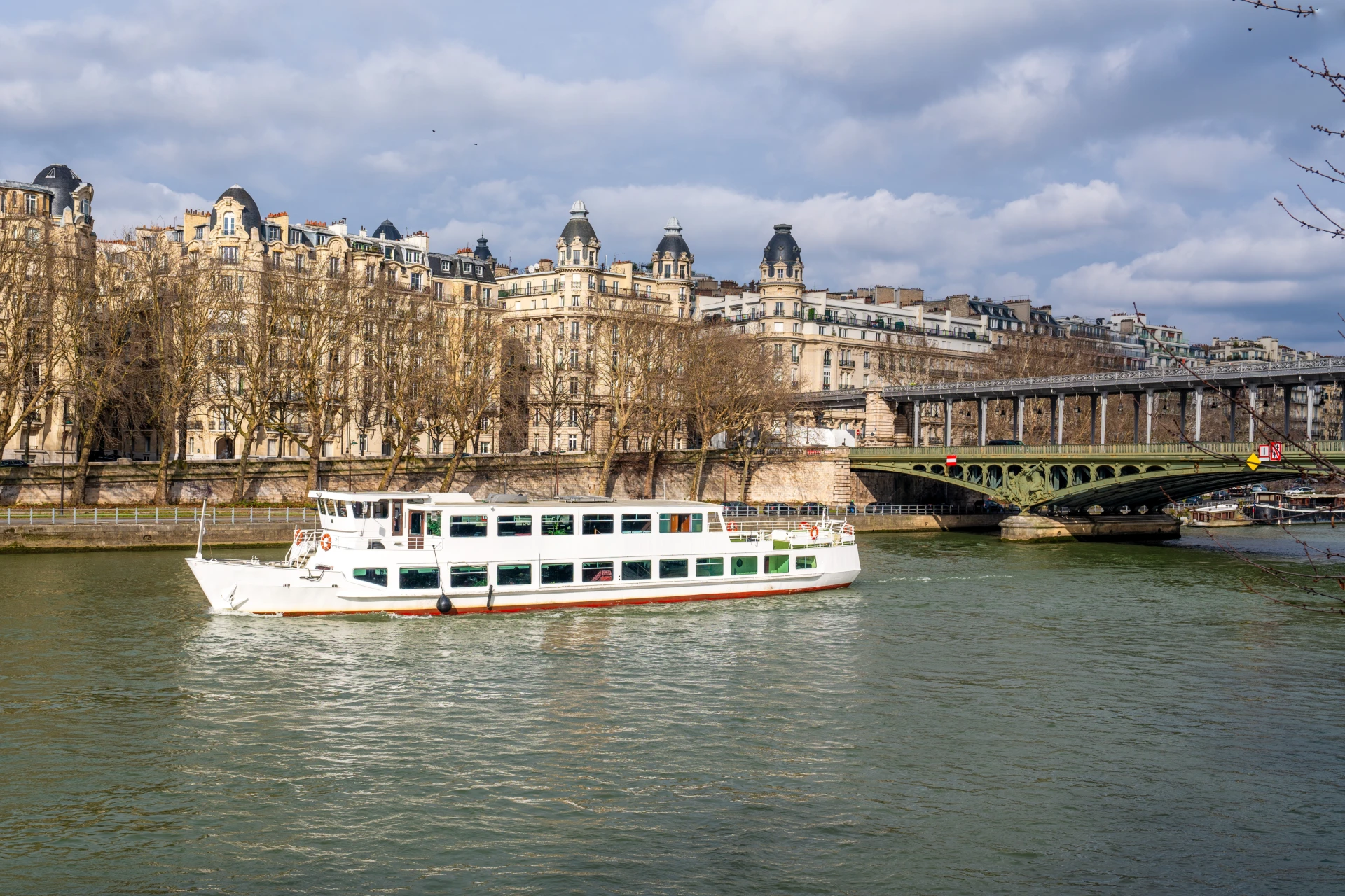 Bateaux Parisiens Cruise