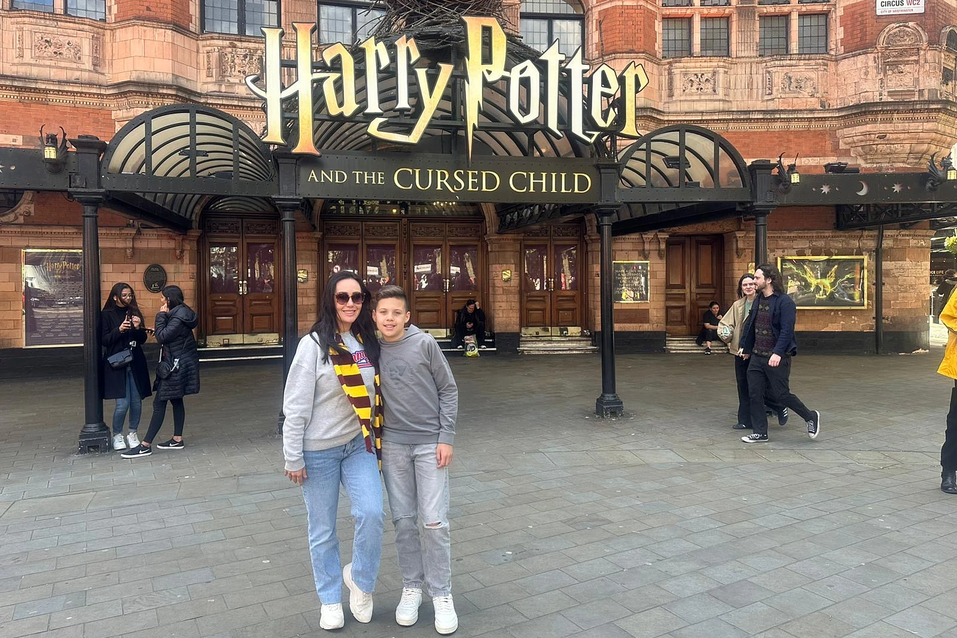 Harry Potter Filming Locations Private Black Cab Tour with Hotel Pick Up