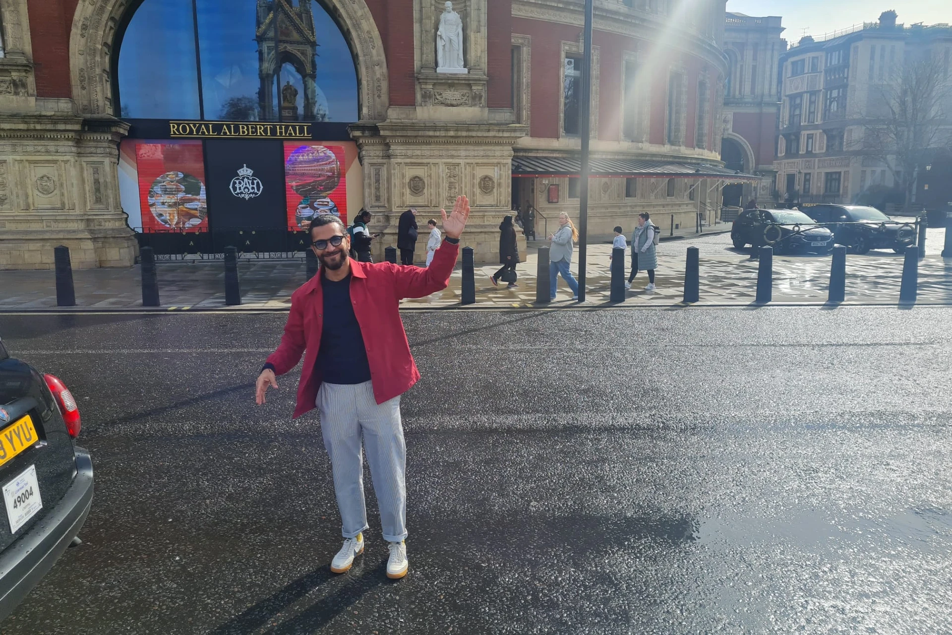 Rock ‘n’ Roll Beatles Private Black Cab Tour with Hotel Pick Up