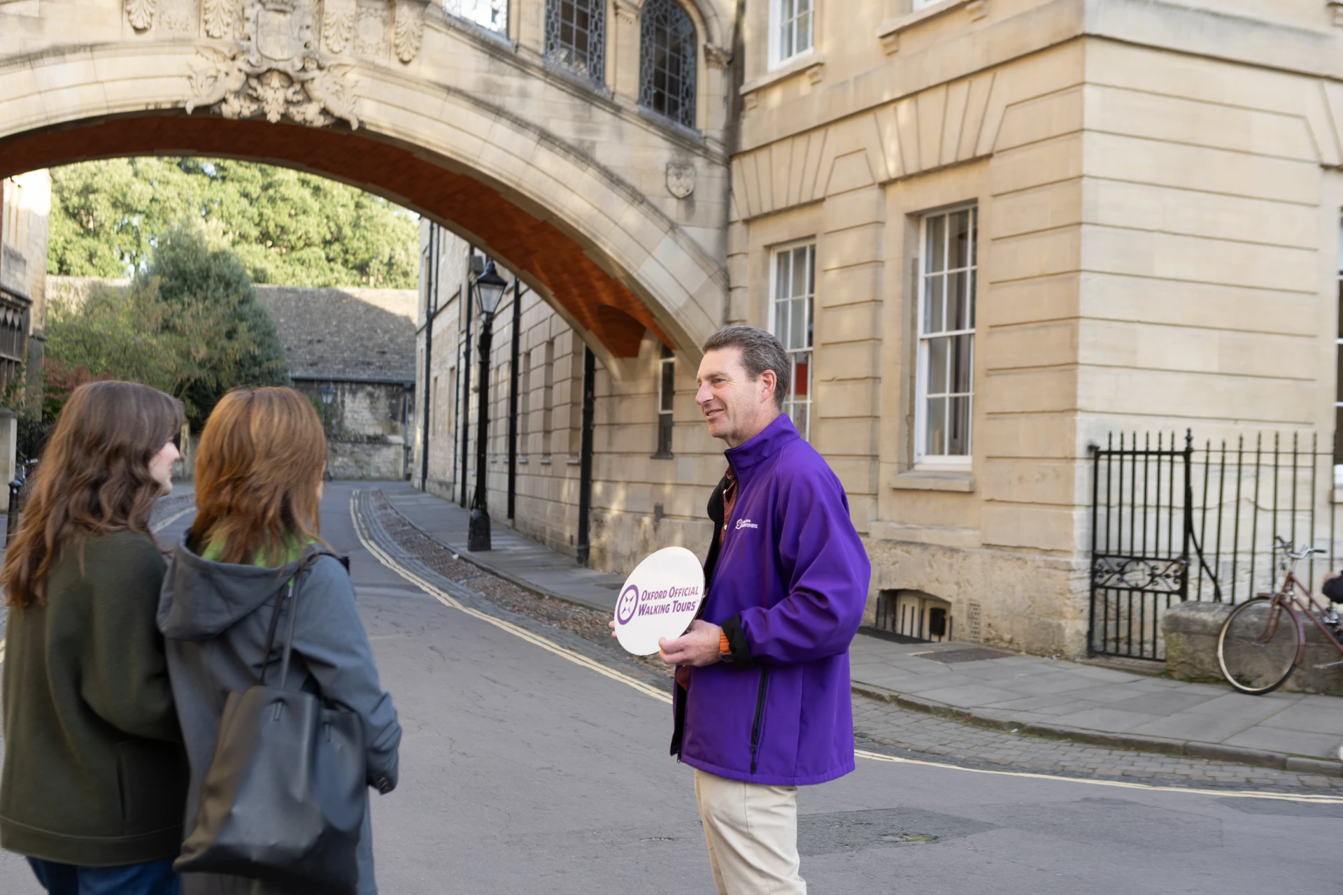 Official Oxford University and City Walking Tour with Optional College Visit