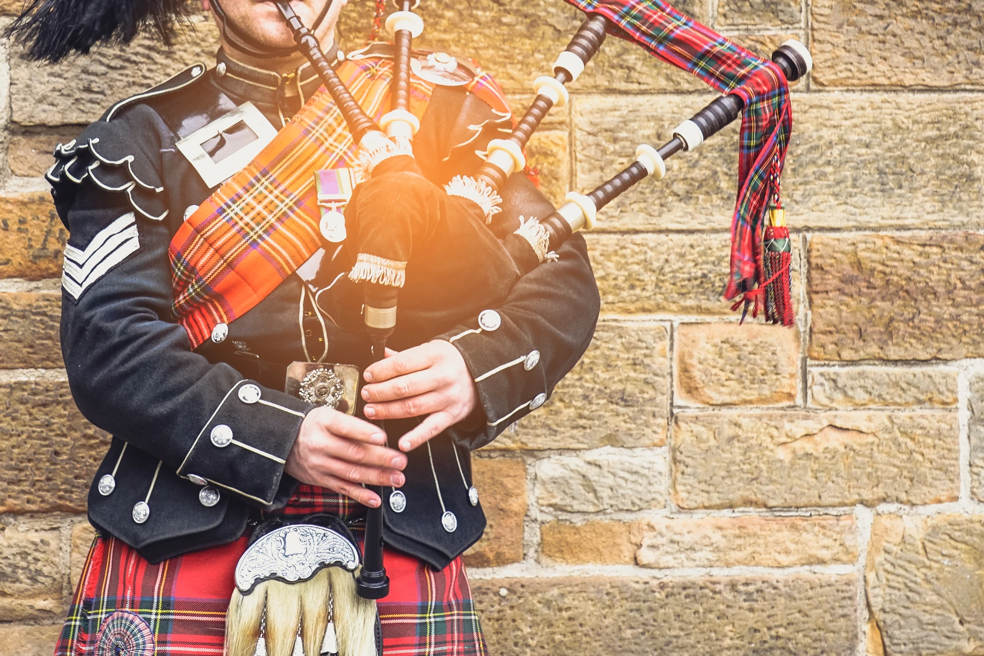 Day Trip to Edinburgh with Bus Tour & Edinburgh Castle Entry