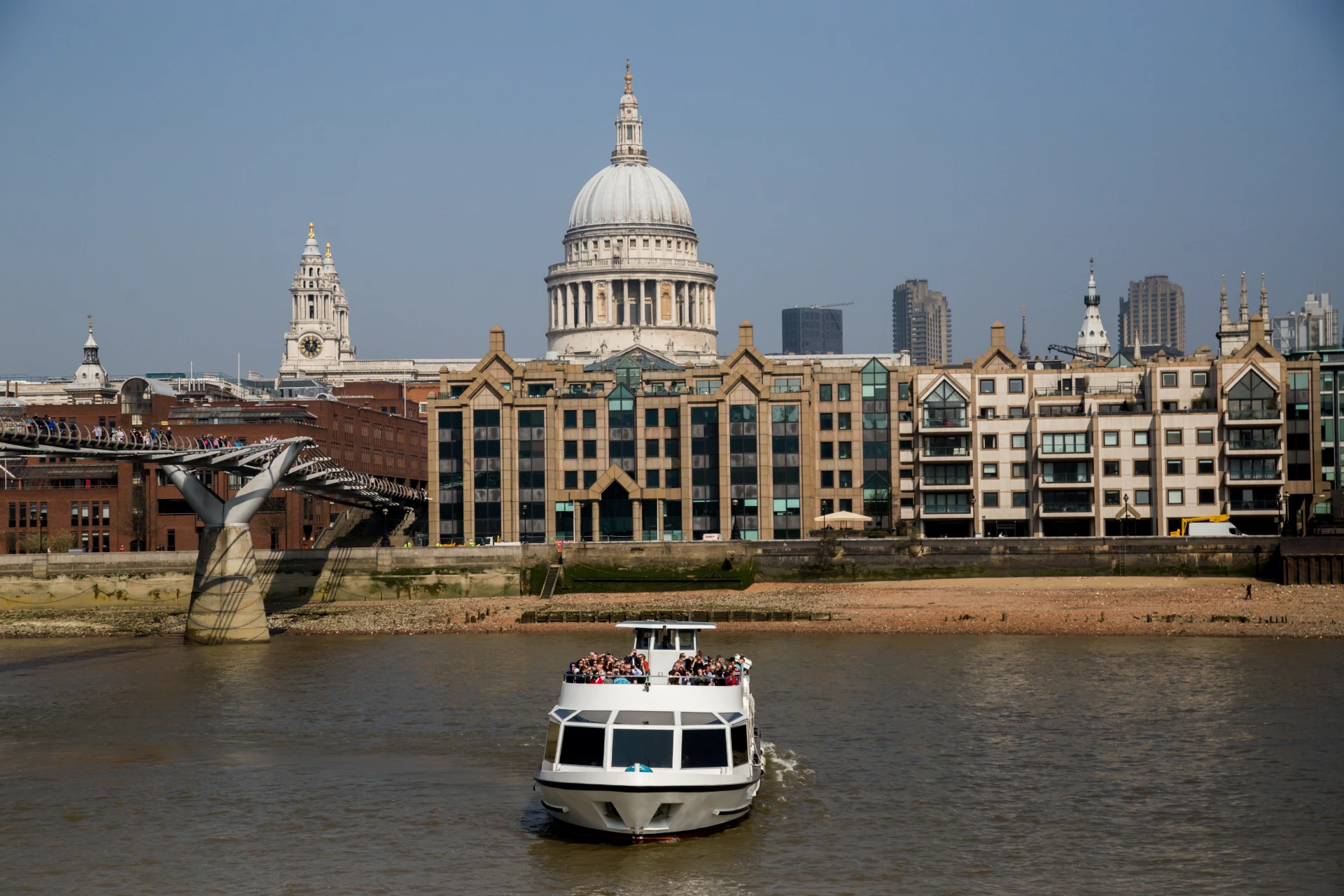 Sightseeing Cruise on the Thames