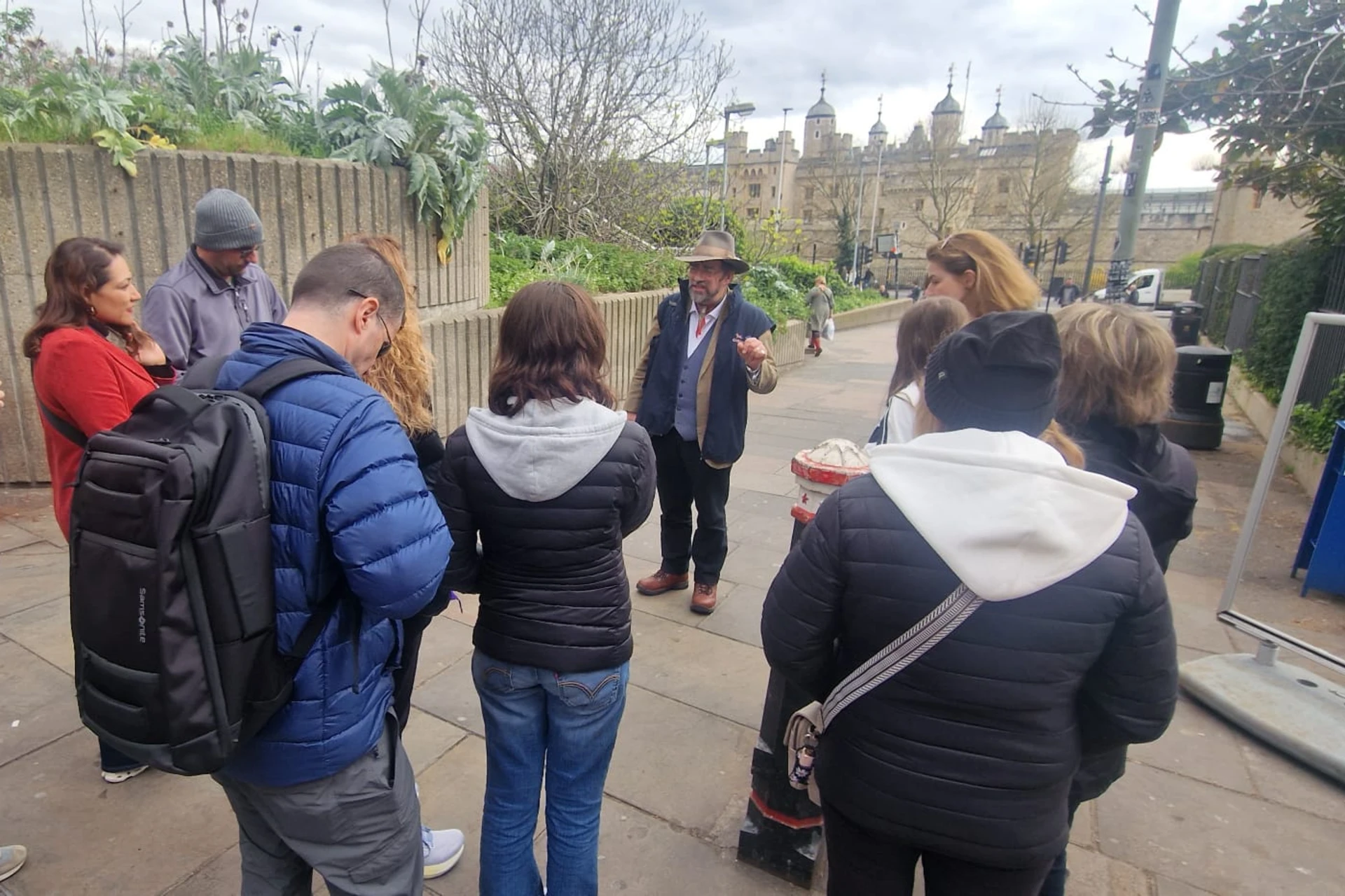 Customers with Guide