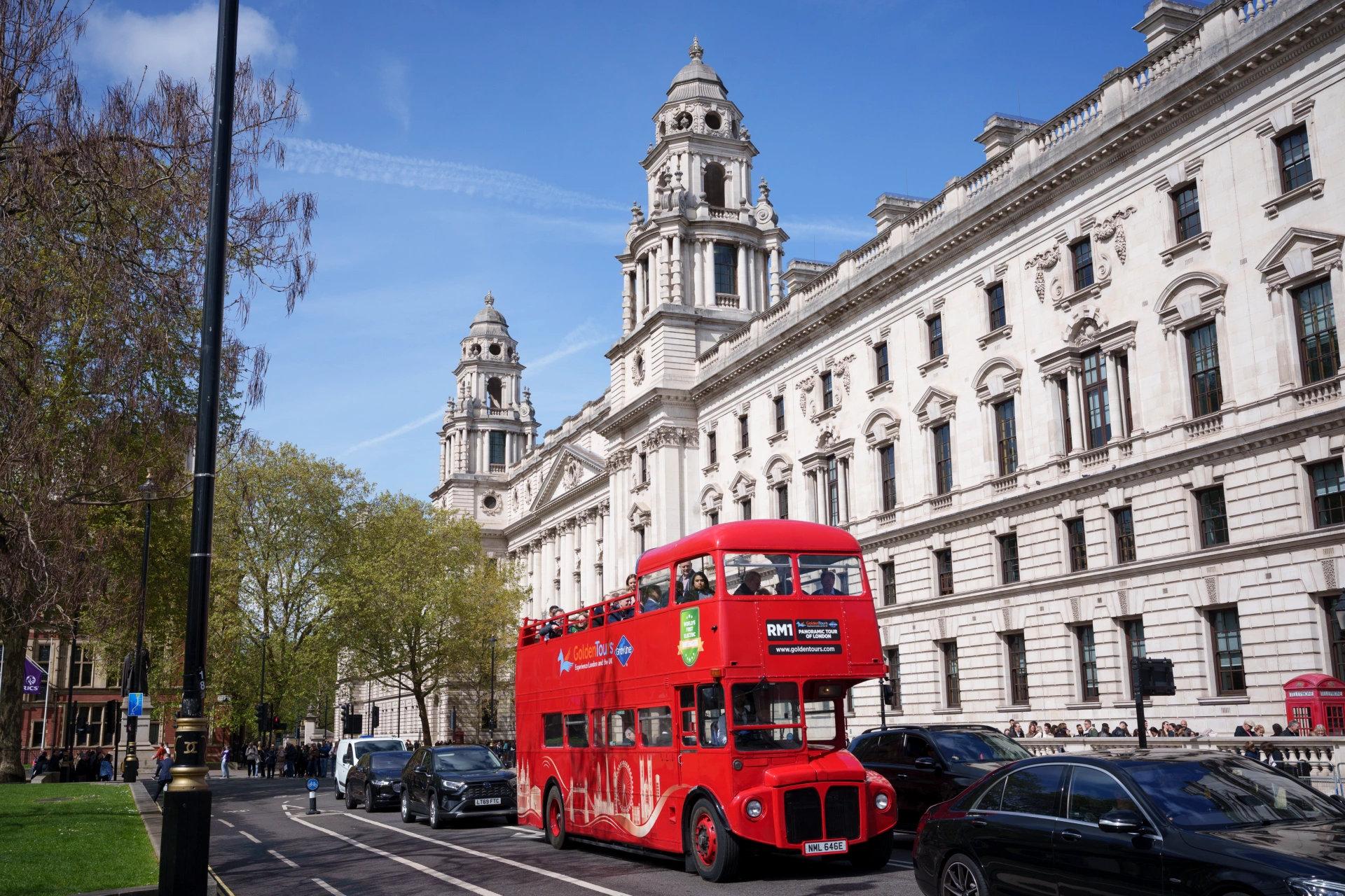 London Electric Routemaster Bus Tour with Live Guide