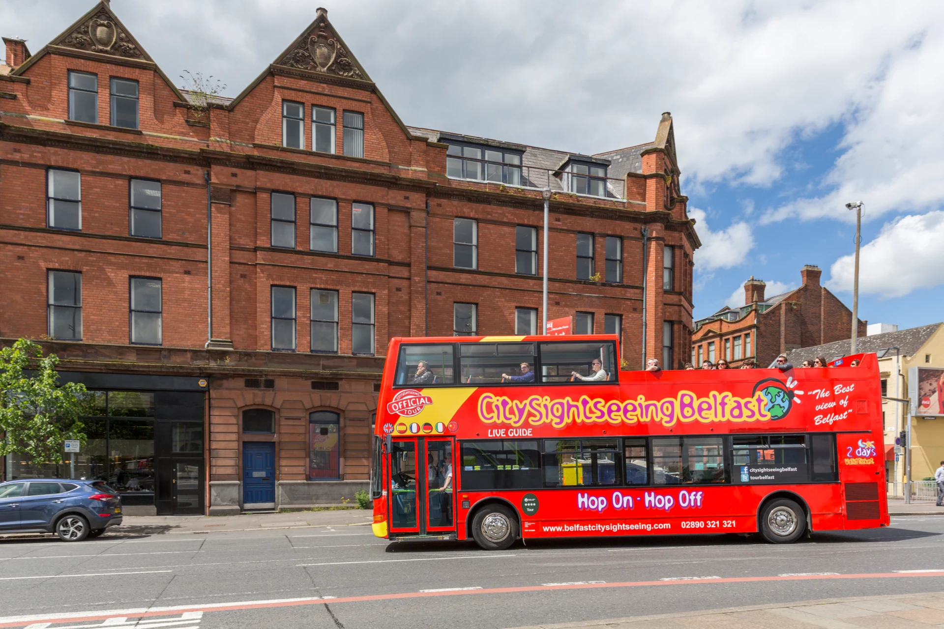 Hop-on Hop-off Bus Tour Belfast