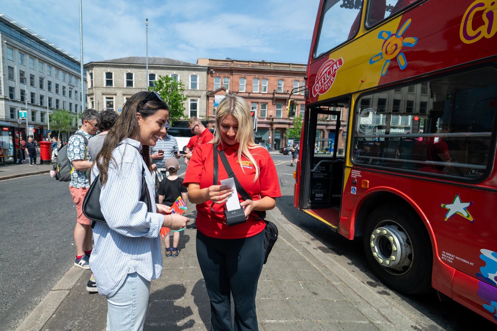 Hop-on Hop-off Bus Tour Belfast