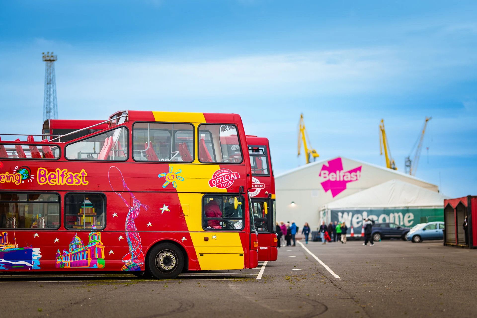 Hop-on Hop-off Bus Tour Belfast