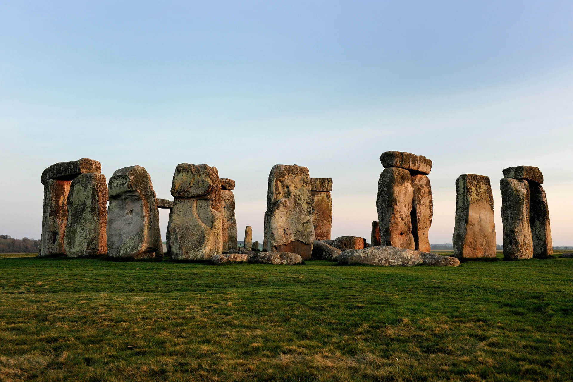 Buckingham Palace and Stonehenge Tour