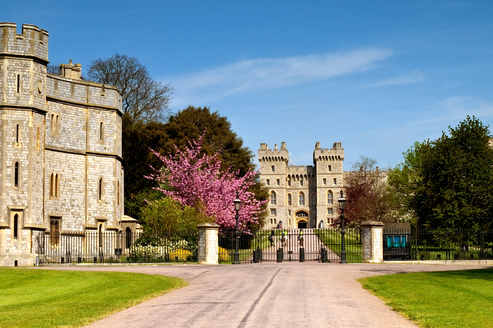 Buckingham Palace and Windsor Castle Tour