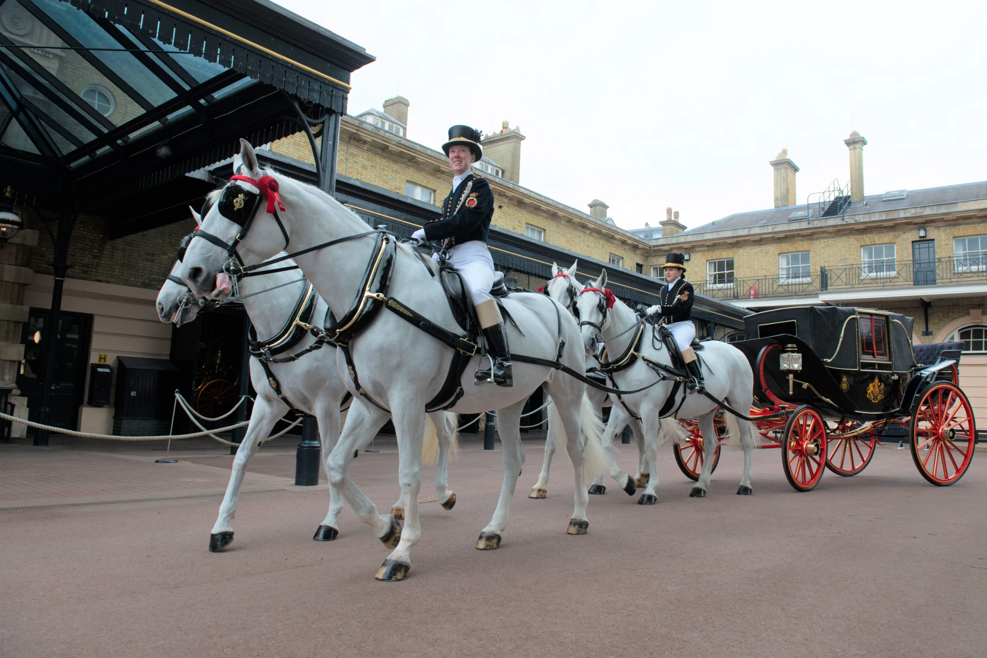 Buckingham Palace Tickets and Royal Mews