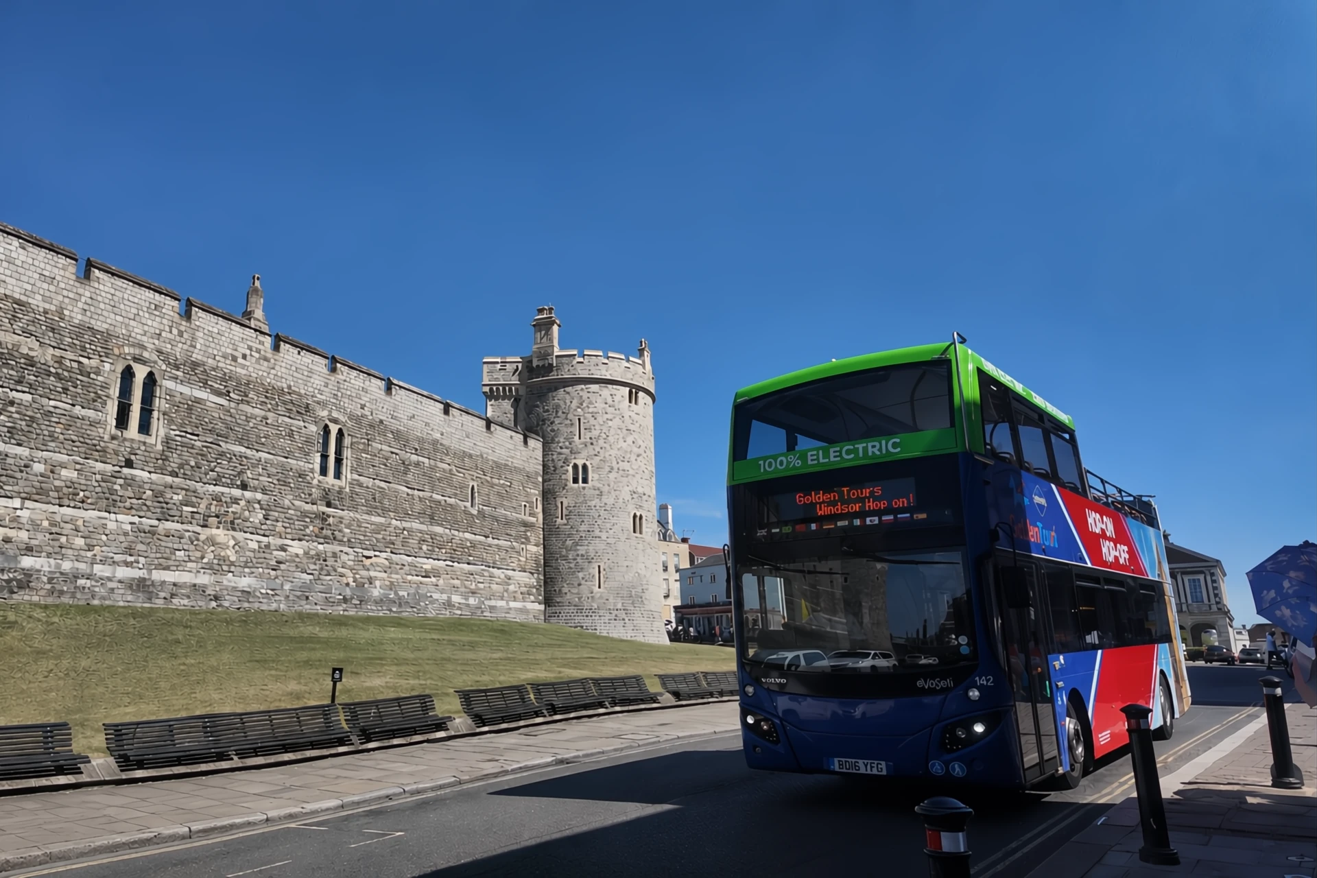 Electric Open Top Bus Tour of Windsor