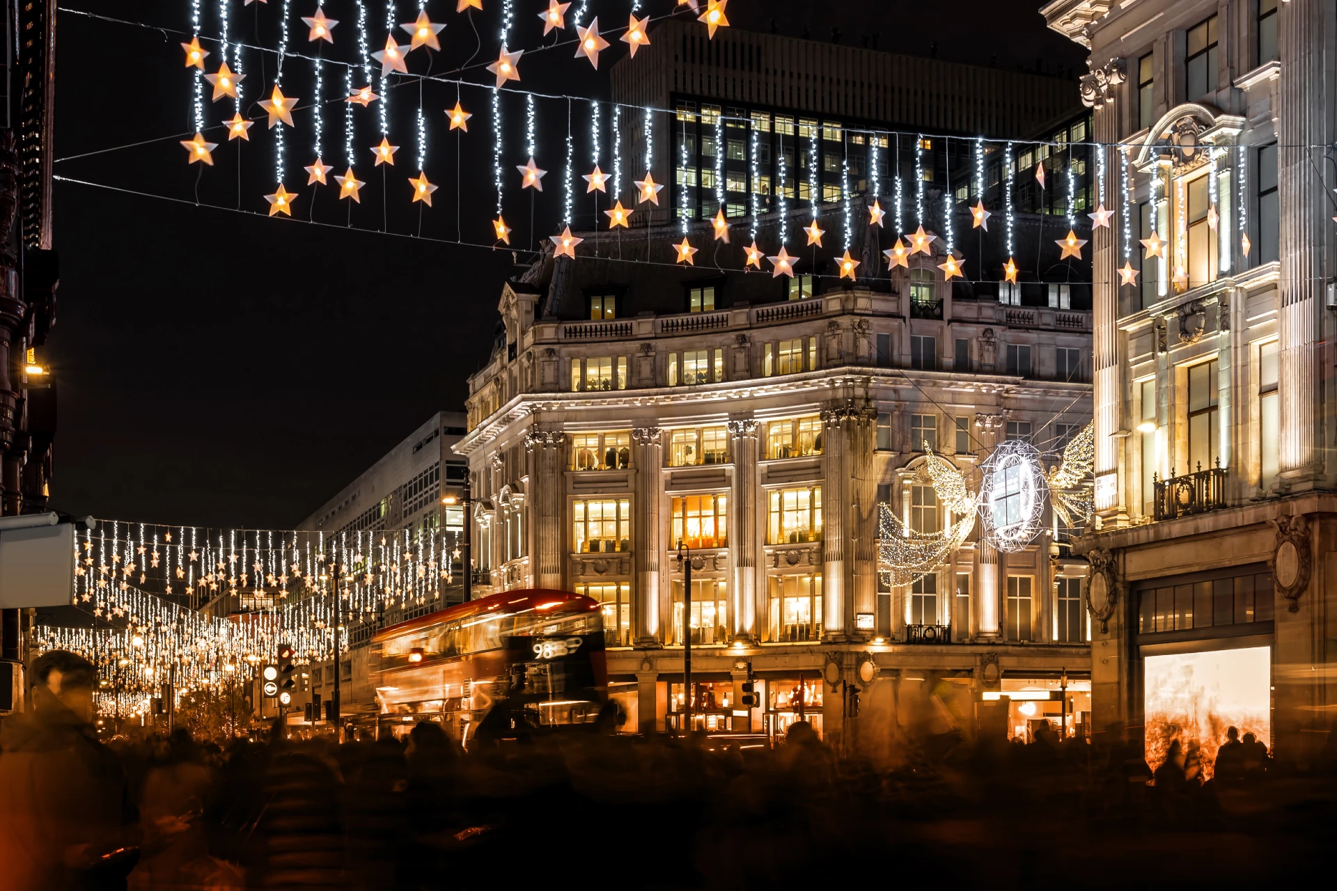 London Christmas Lights & Festive Hot Chocolate Walking Tour