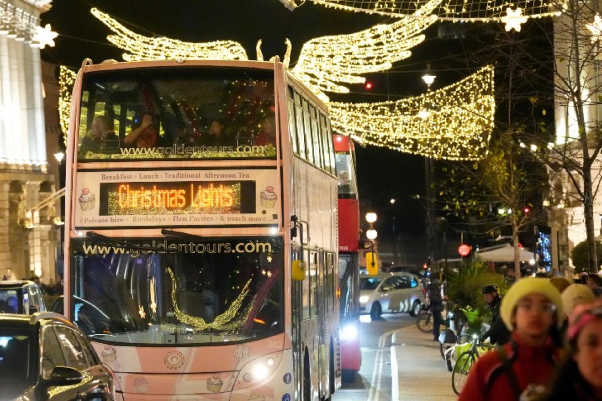 Singalong Christmas Lights Tour with Festive Hot Chocolate