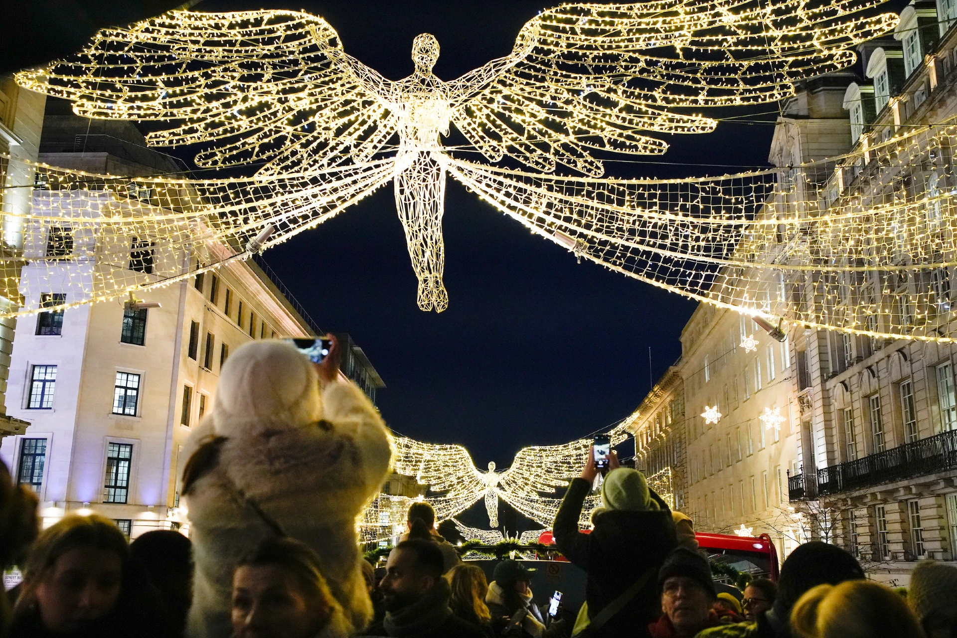 Christmas Lights London by Night Tour with Live Guide