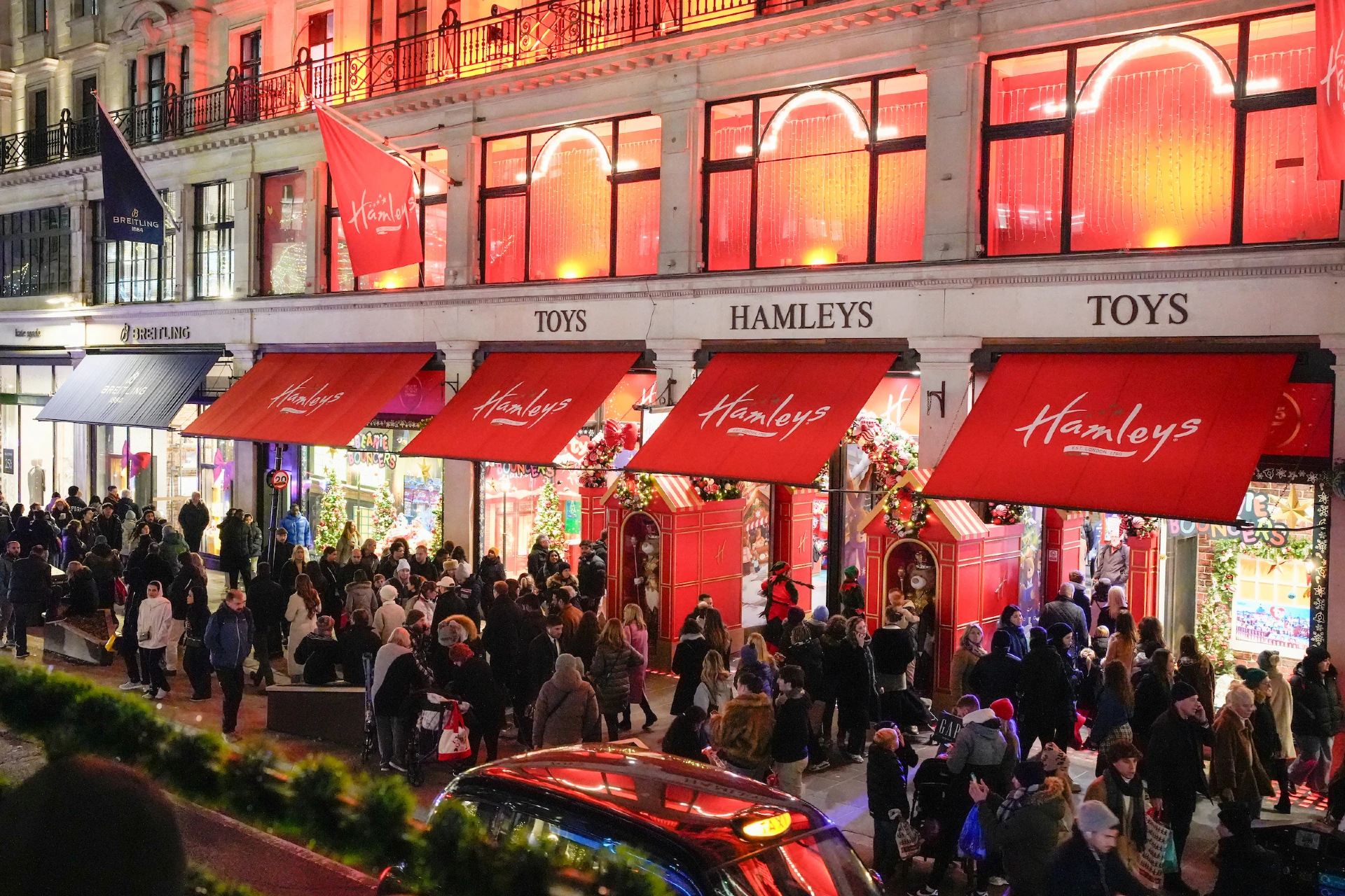 Christmas Lights London by Night Tour with Live Guide