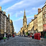 Day Trip to Edinburgh with Bus Tour & Edinburgh Castle Entry