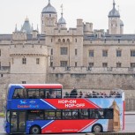 Hop-on Hop-off London Bus Tour with the Tower of London