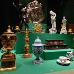 The King’s Gallery with Royal Walking Tour