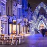 London Christmas Lights & Festive Hot Chocolate Walking Tour