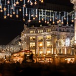 London Christmas Lights & Festive Hot Chocolate Walking Tour