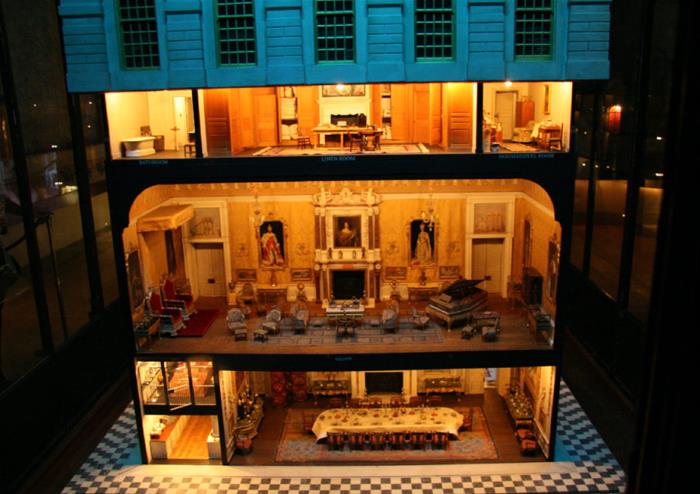 Queen Mary�s Dolls� House