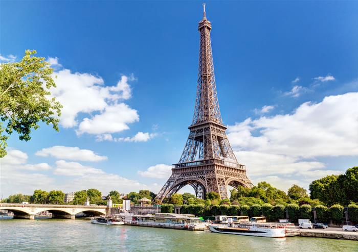 Discover Paris at Your Leisure