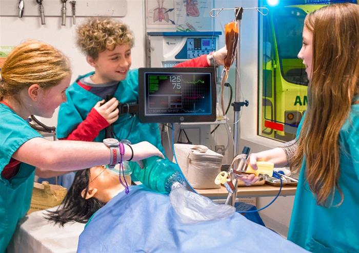 Kidzania Surgeon