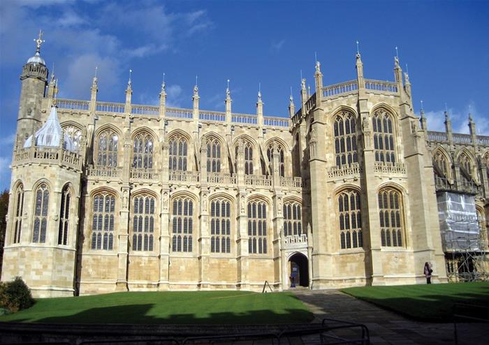 Extended Visit to Stonehenge and Windsor