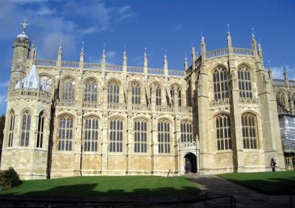 Small Group Tour to City of Windsor and Stonehenge