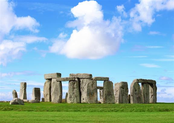 Small Group Tour to City of Windsor and Stonehenge