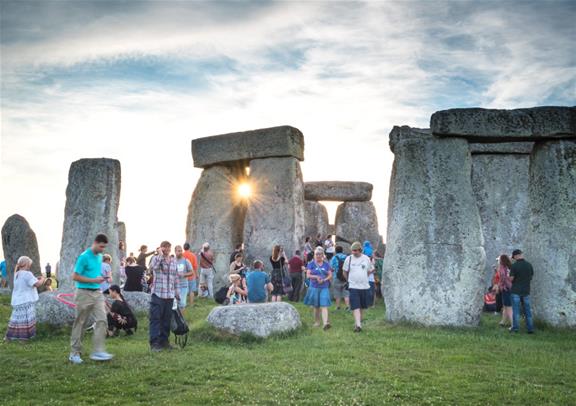 Small Group Tour to City of Windsor and Stonehenge