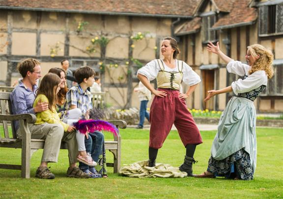 Small Group Tour to City of Oxford Stratford Cotswolds